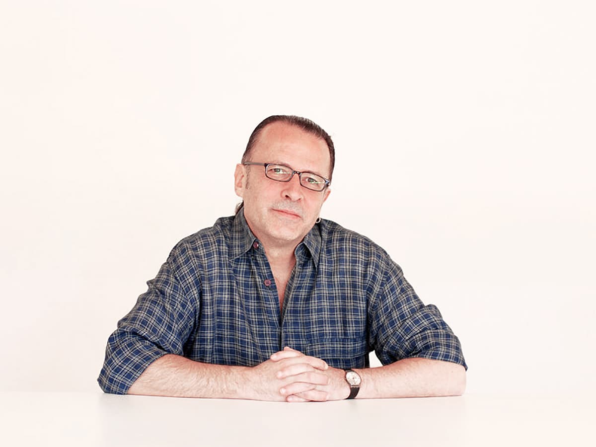 Deleuze’ün Düzenleme Teorisi ile Yeni Materyalist Yaklaşımın Karşılaştırması, Manuel DeLanda